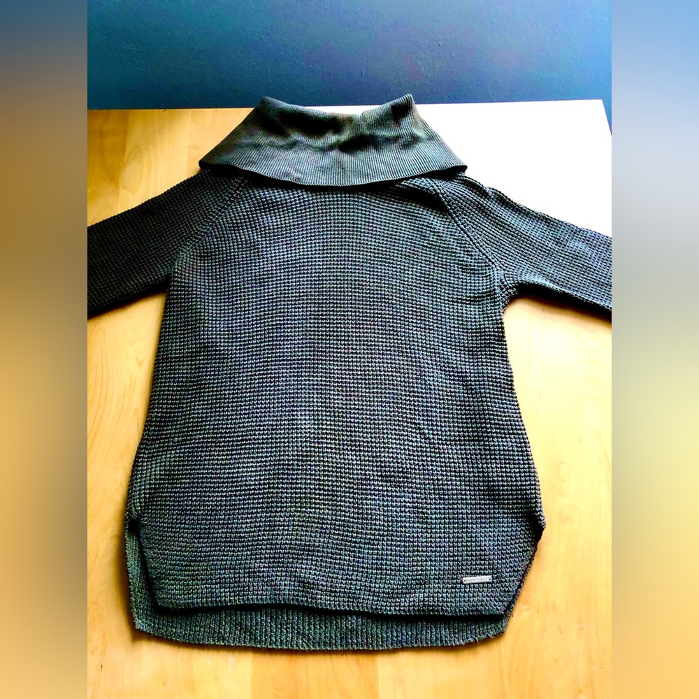 Michael Kors Cozy olive green Turtleneck Sweater - Picture 2 of 10